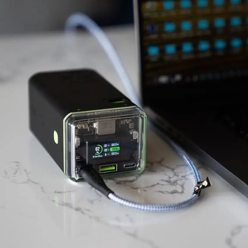 ​Portable laptop charger 65W PD Goui Beast Lines