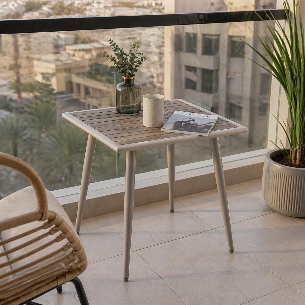طاولة كافيه مربعة - لون بني – Modern Table - Brown