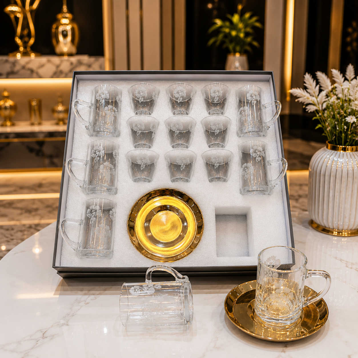طقم كاسات وفناجين مزخرف بنقوش عربية فاخرة – 18 قطعة – – Embroidered Ar