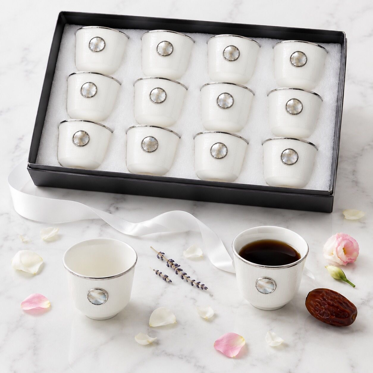 طقم فناجين قهوة عربية بخط فضي  ملكي  - 12 قطعة – Arabic Coffee Cup Set