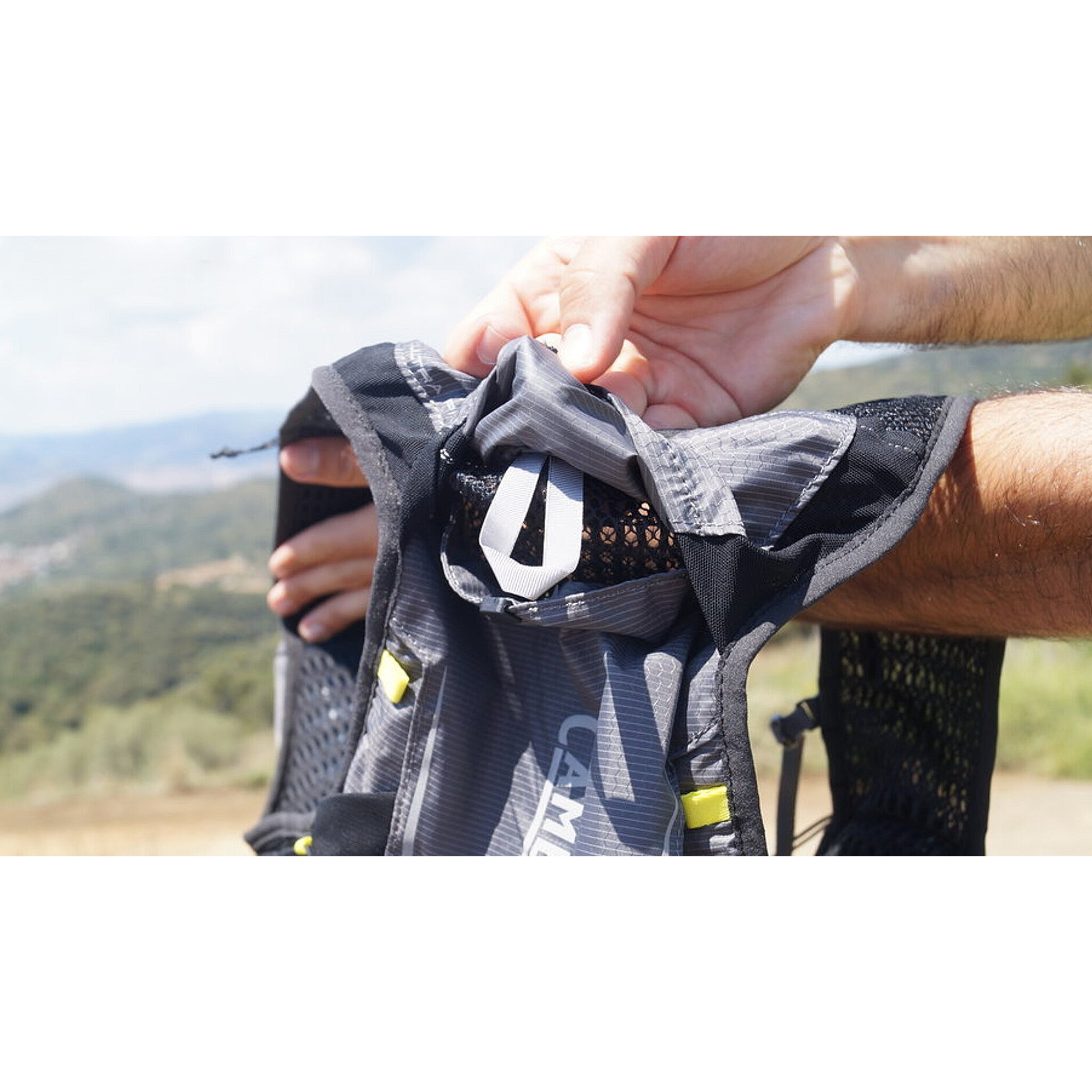 ULTRA PRO VEST 7L L GRAPHITE/SULPHUR SPRING