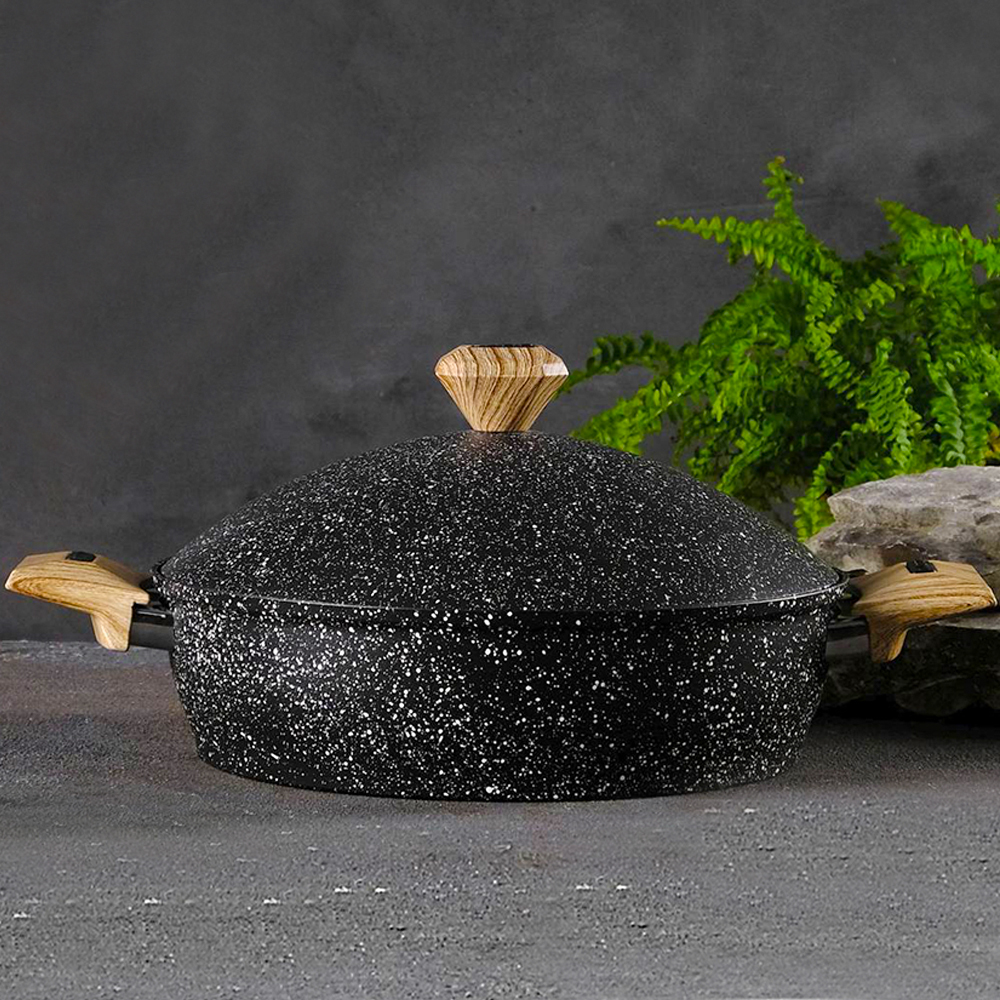 Black granite pot  26cm  wooden handles