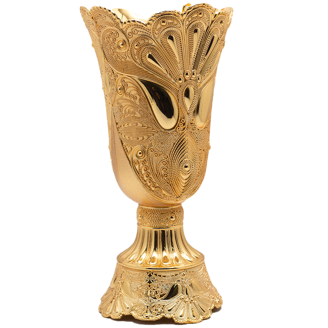 Gold crystal bakhoor burner with stable base