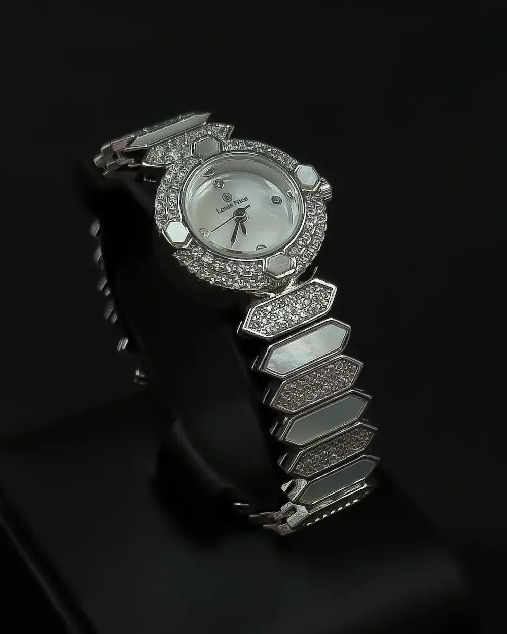 A modern women's watch with a geometric touch