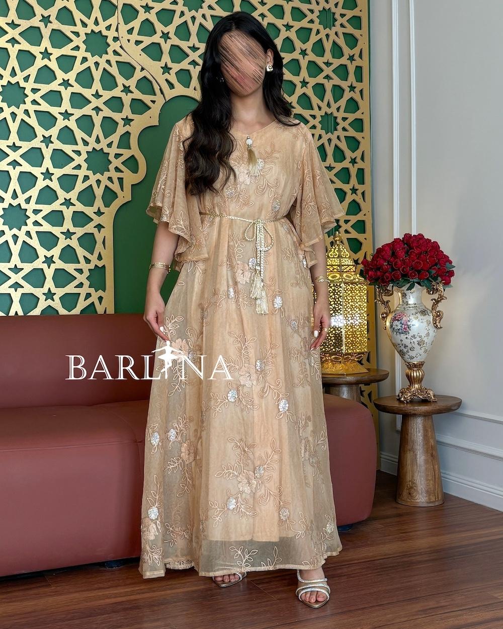 Flowy jalabiya with wide batwing sleeves