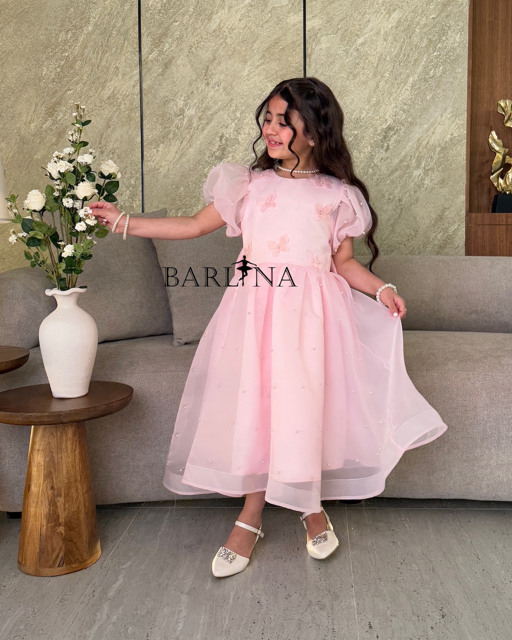 Soft pink girls dress with bow at the back Soft pink girls dress with bow at the back