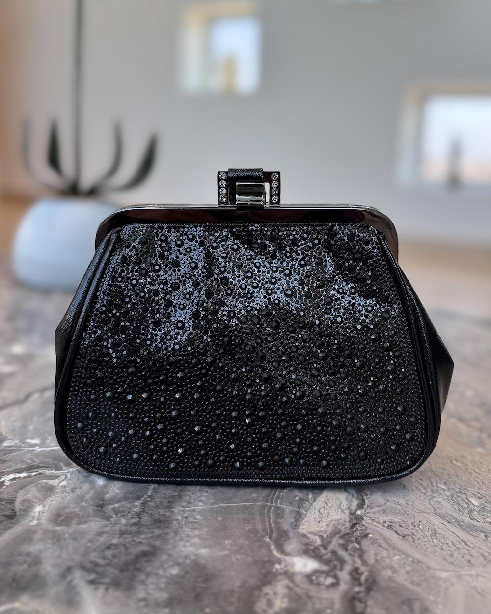 Elegant evening bag with a luxurious design