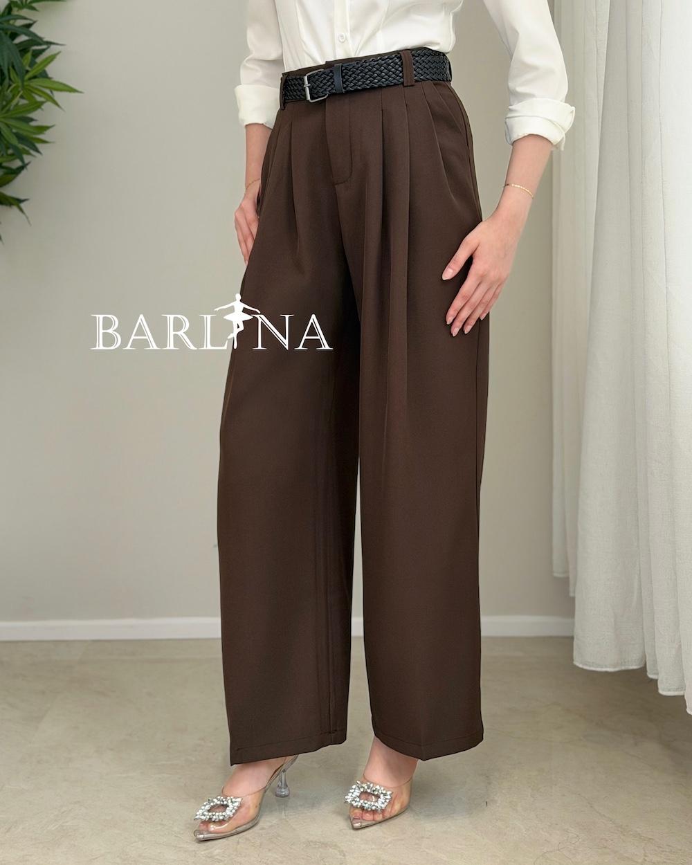 Women's high-waisted trousers with belt