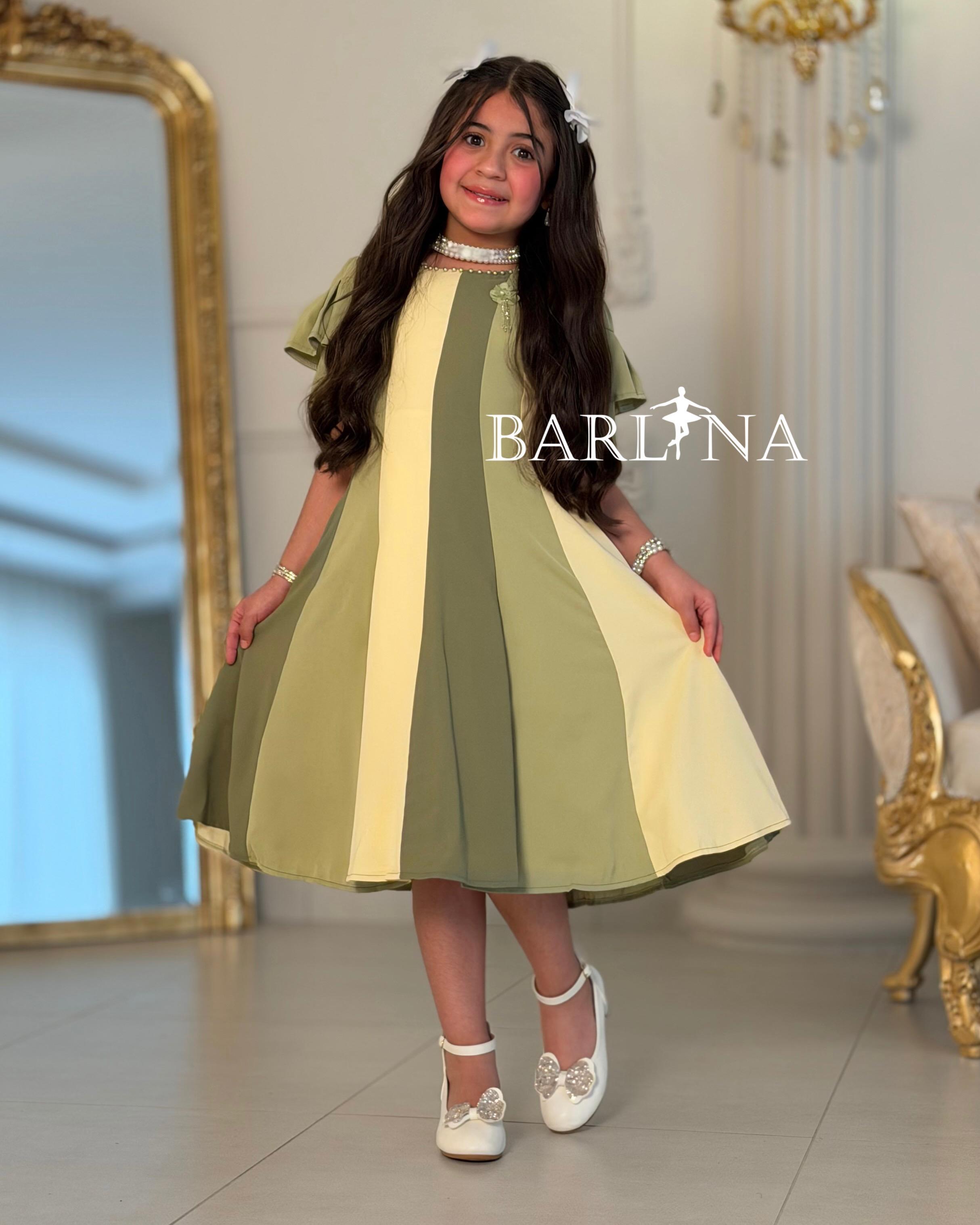 Girls' dress with gradient stripes