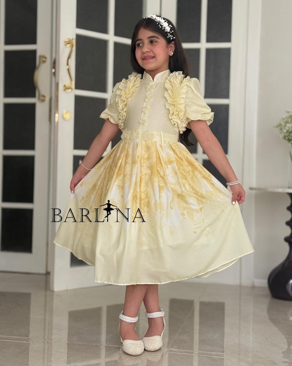 Girls' floral dress with ruffled shoulders