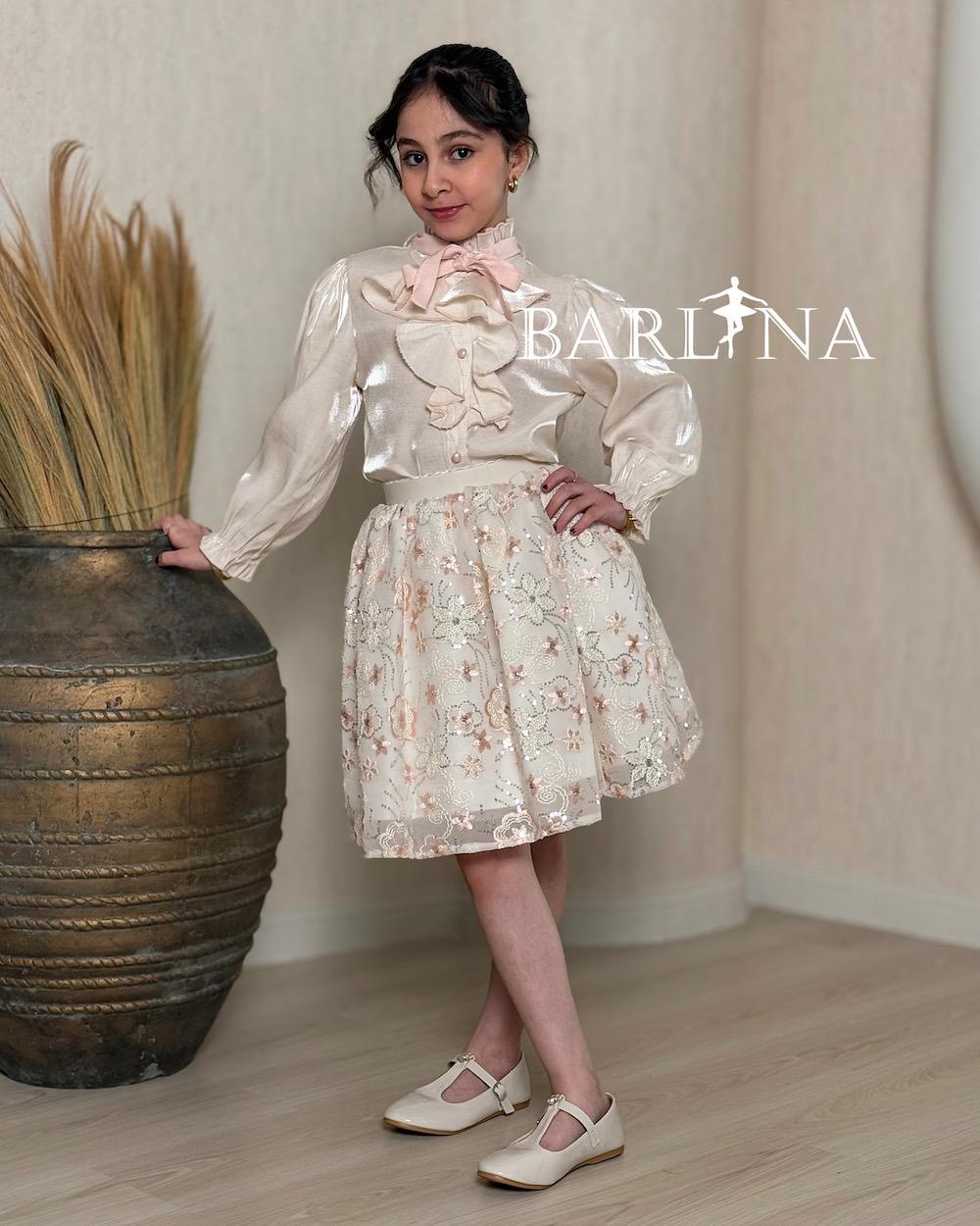 Girls' outfit with embroidered skirt and embellished collar