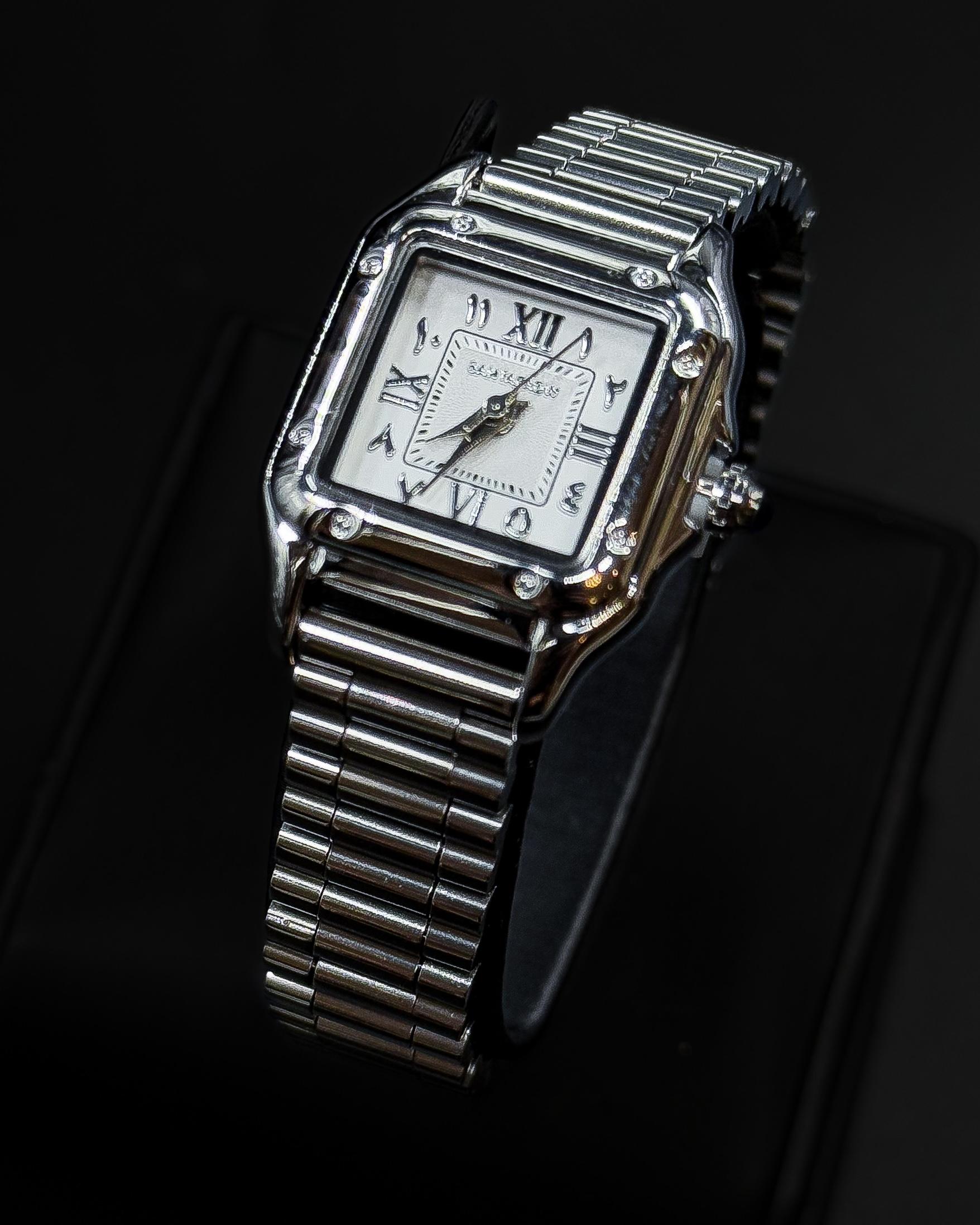 Elegant women's everyday watch with a square frame