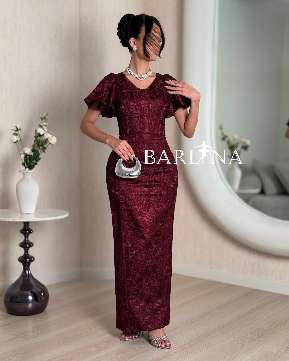 Elegant straight-cut lace dress