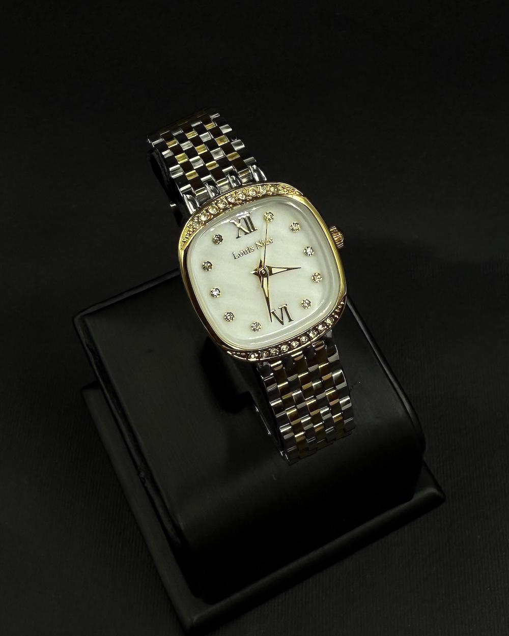 Women's wristwatch with a soft mother-of-pearl dial