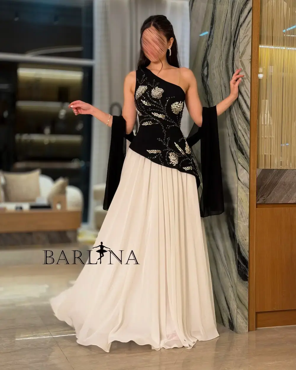 One-shoulder dress with luxurious embroidery