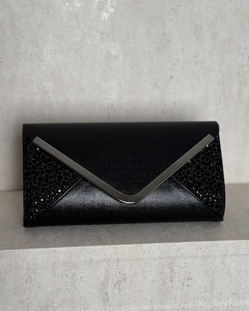 Elegant bag with shiny side details