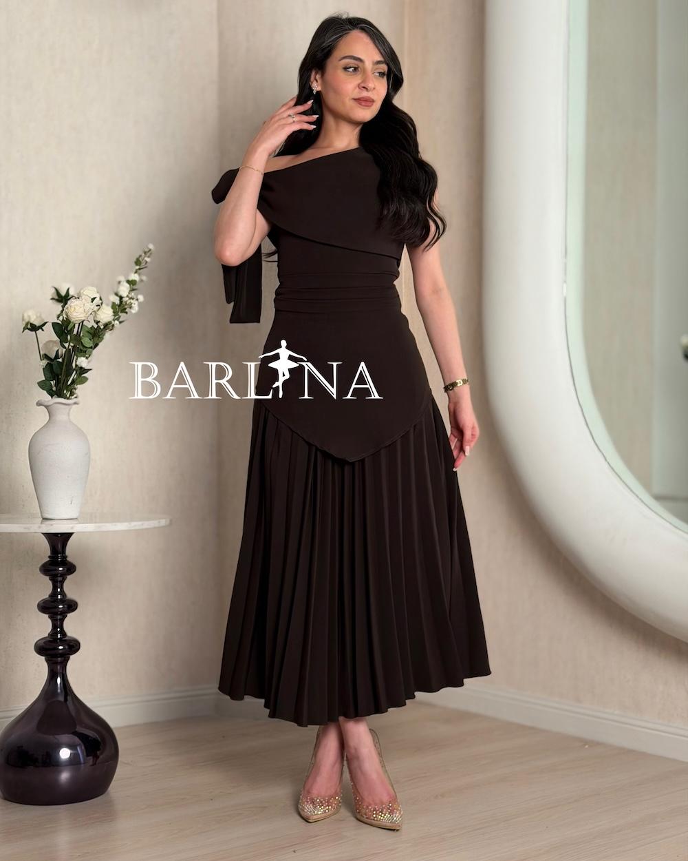 One-shoulder midi dress with soft pleats
