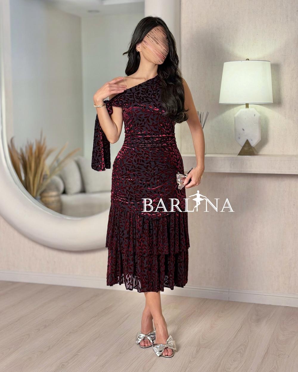 A soft midi dress with an elegant floral print