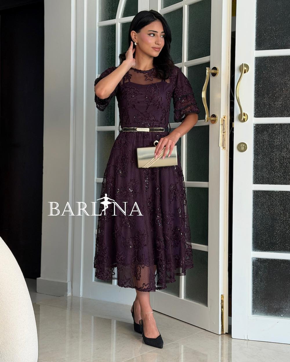 Wide midi dress with a waist belt