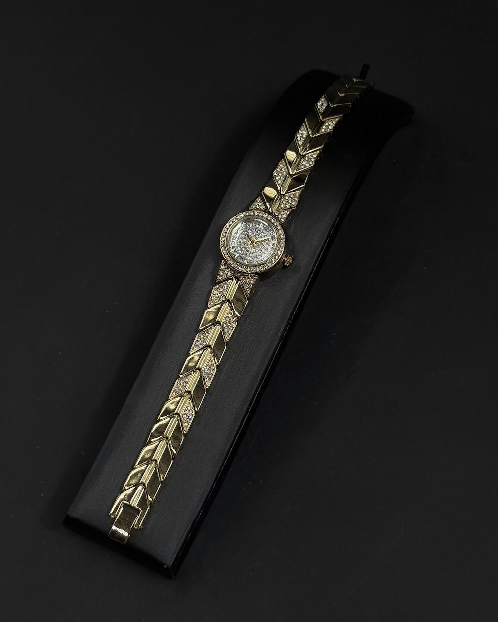 Women's watch with a distinctive round dial design