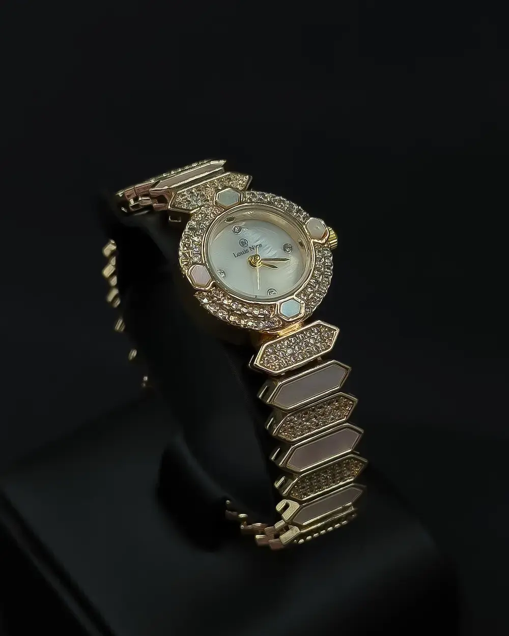 A modern women's watch with a geometric touch