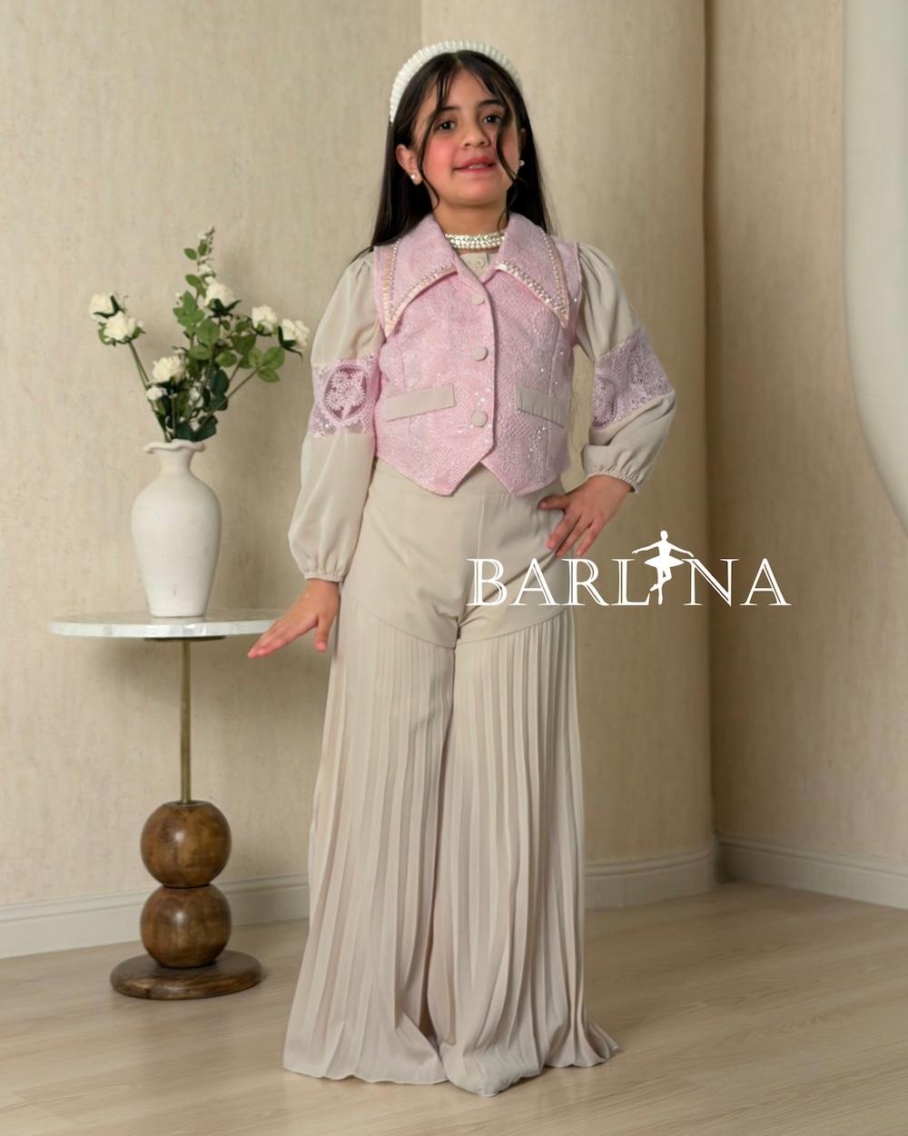 Girls' set with wide pleated pants and vest