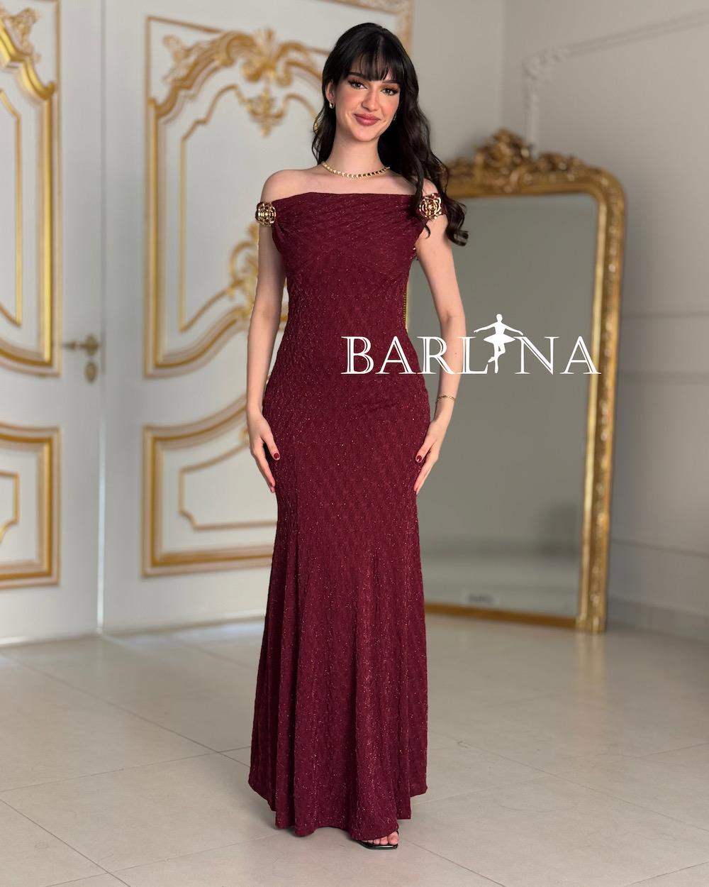 Elegant off-the-shoulder dress with shimmering gold details
