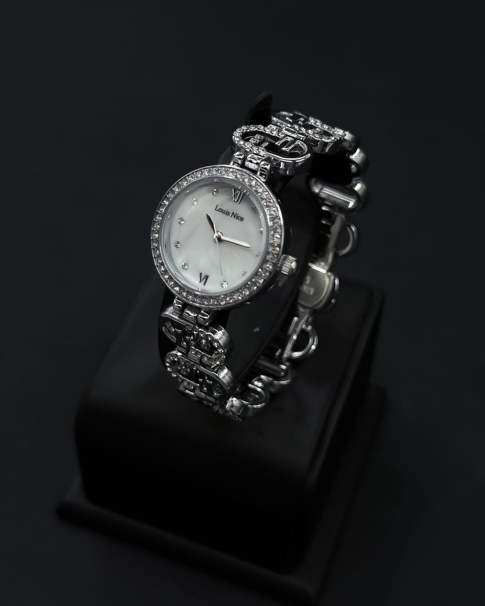 Elegant women's watch with a classic design