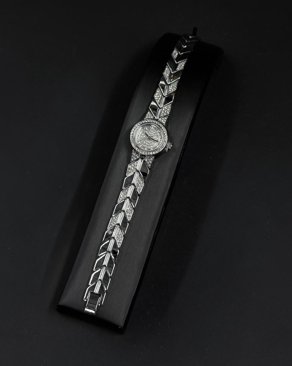 Women's watch with a distinctive round dial design