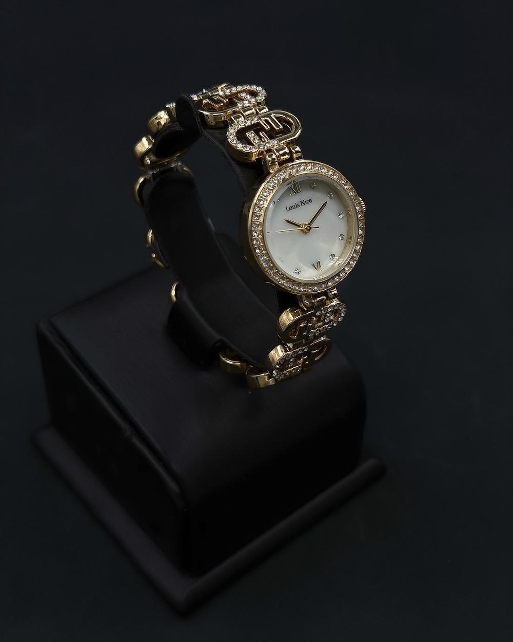 Elegant women's watch with a classic design