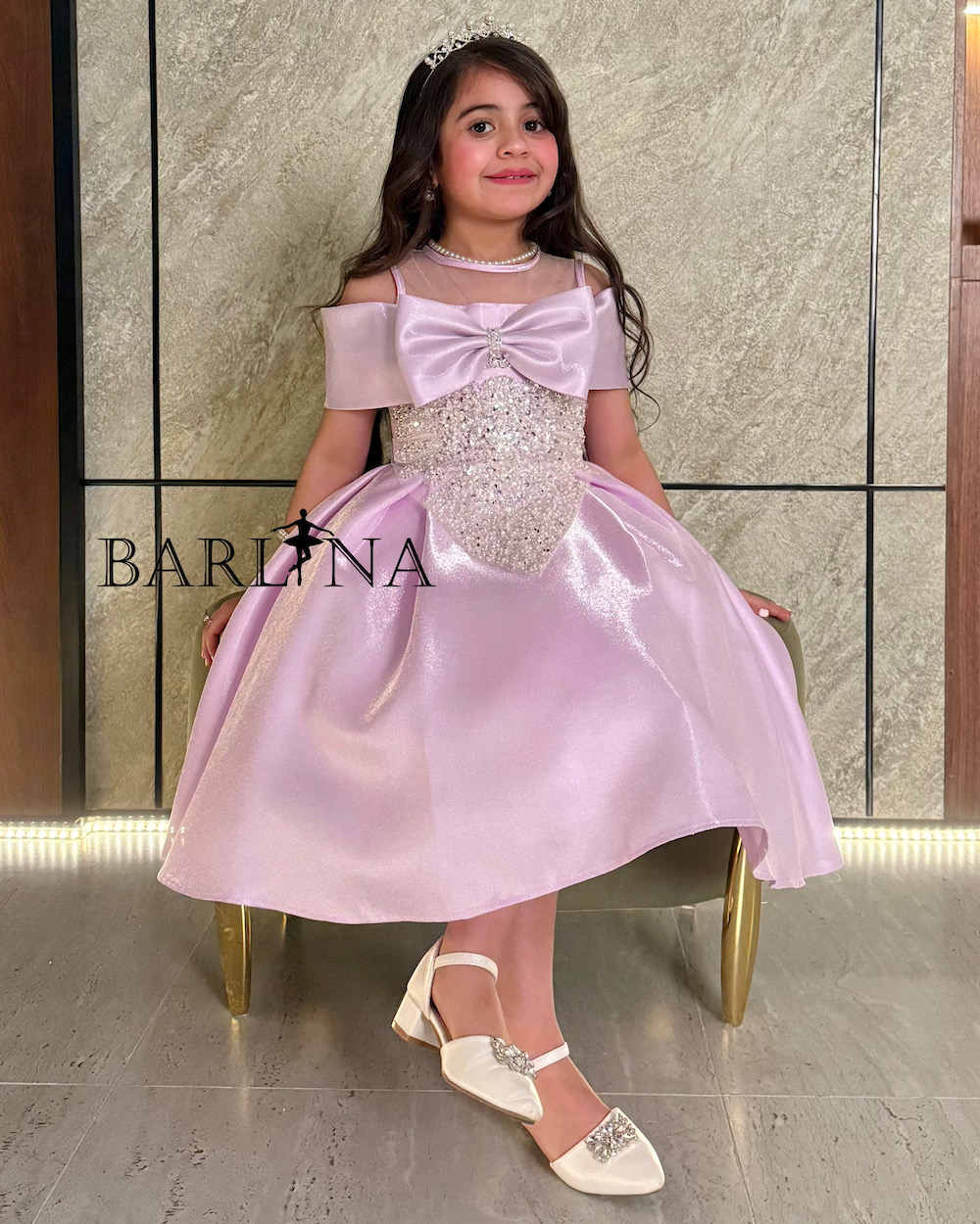 Light purple girls' dress with shiny embroidery and sequins