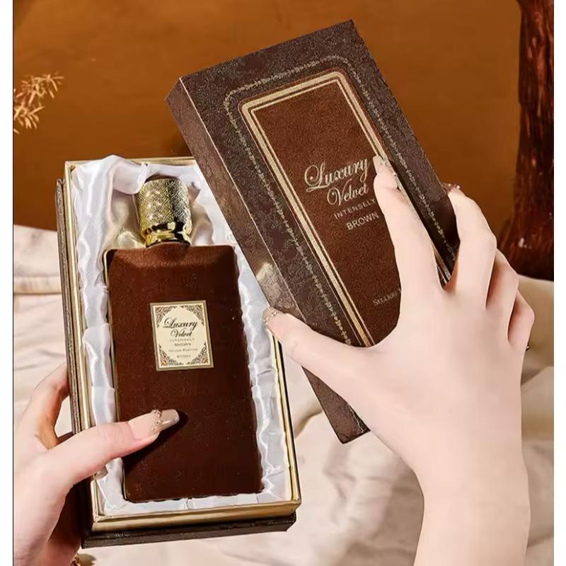 عطر أنيق بروائح فاخرة مناسب للرجال والنساء