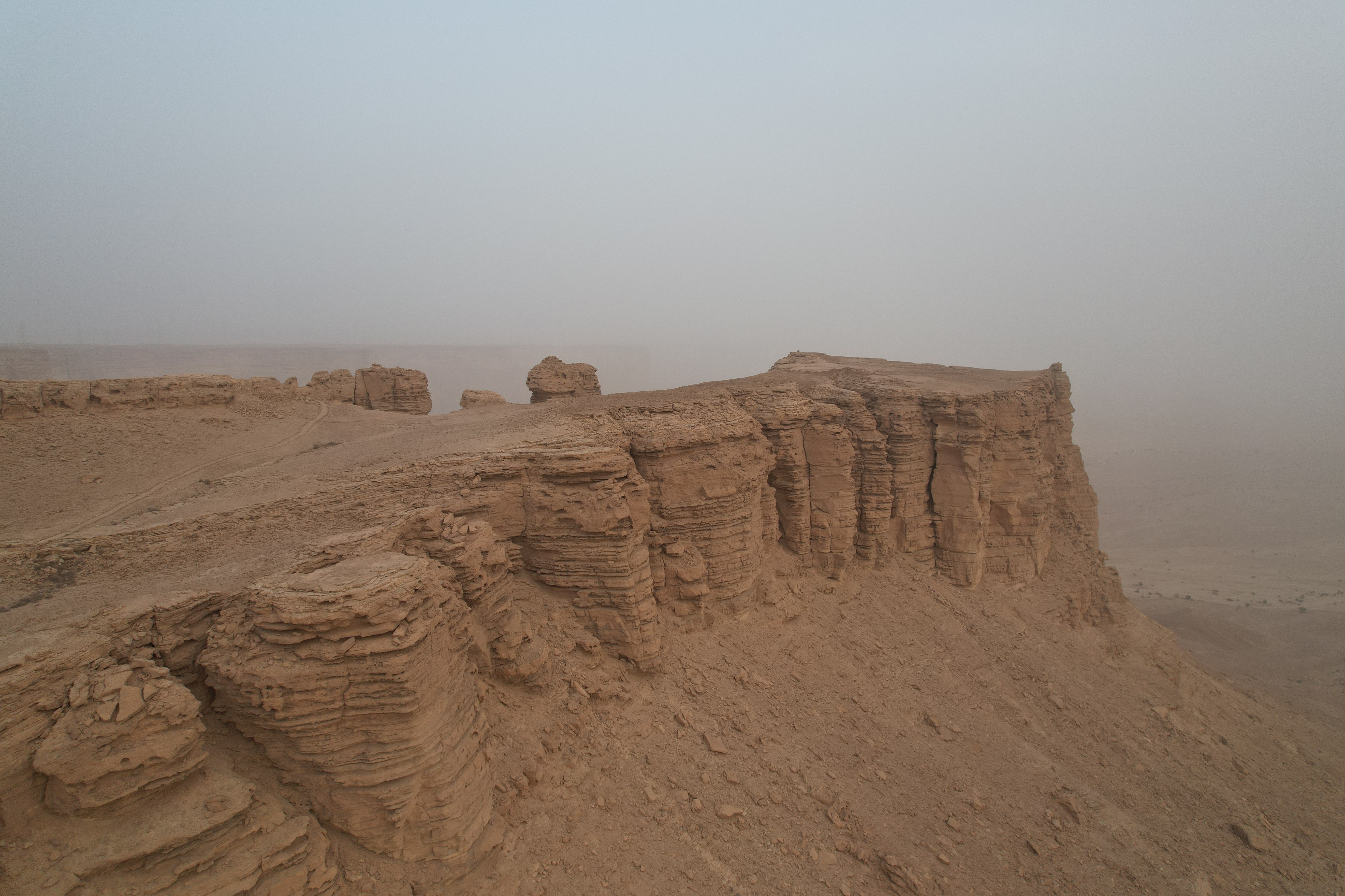 مشاهدة الغروب في مطل جبال طويق (سعر المجموعة)
