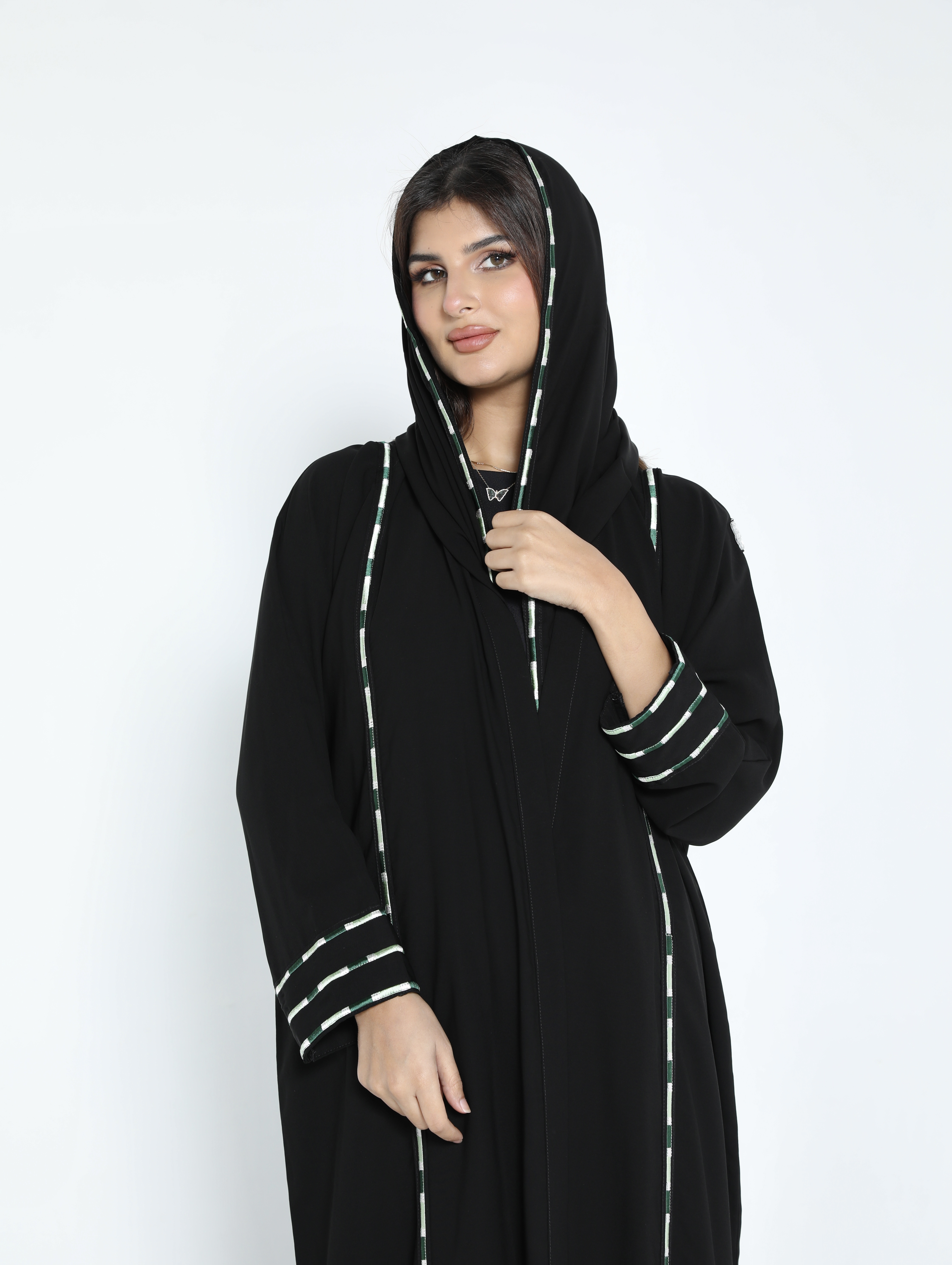 عباية اليوم الوطني - نيدل كرياتفيتي