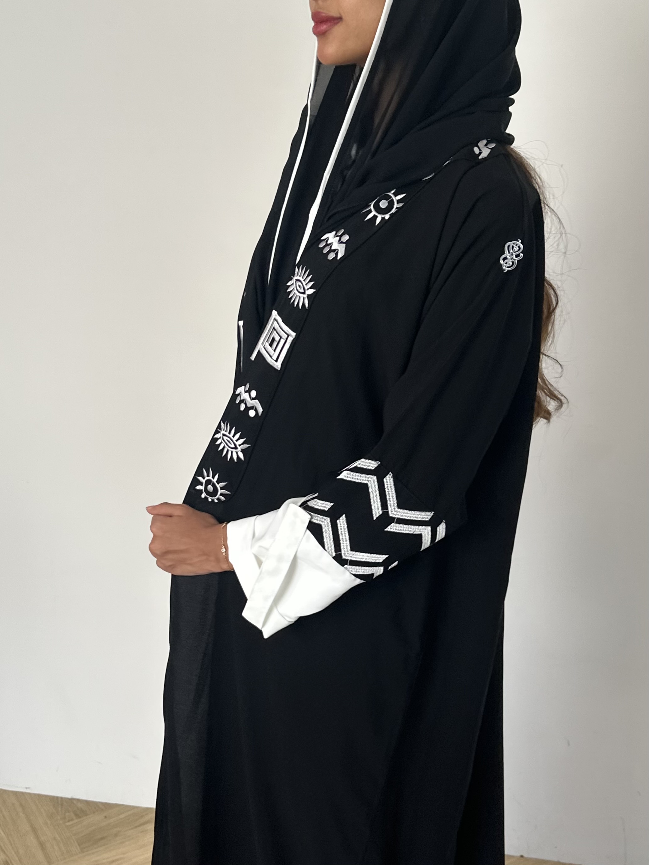عباية خليجي اسود