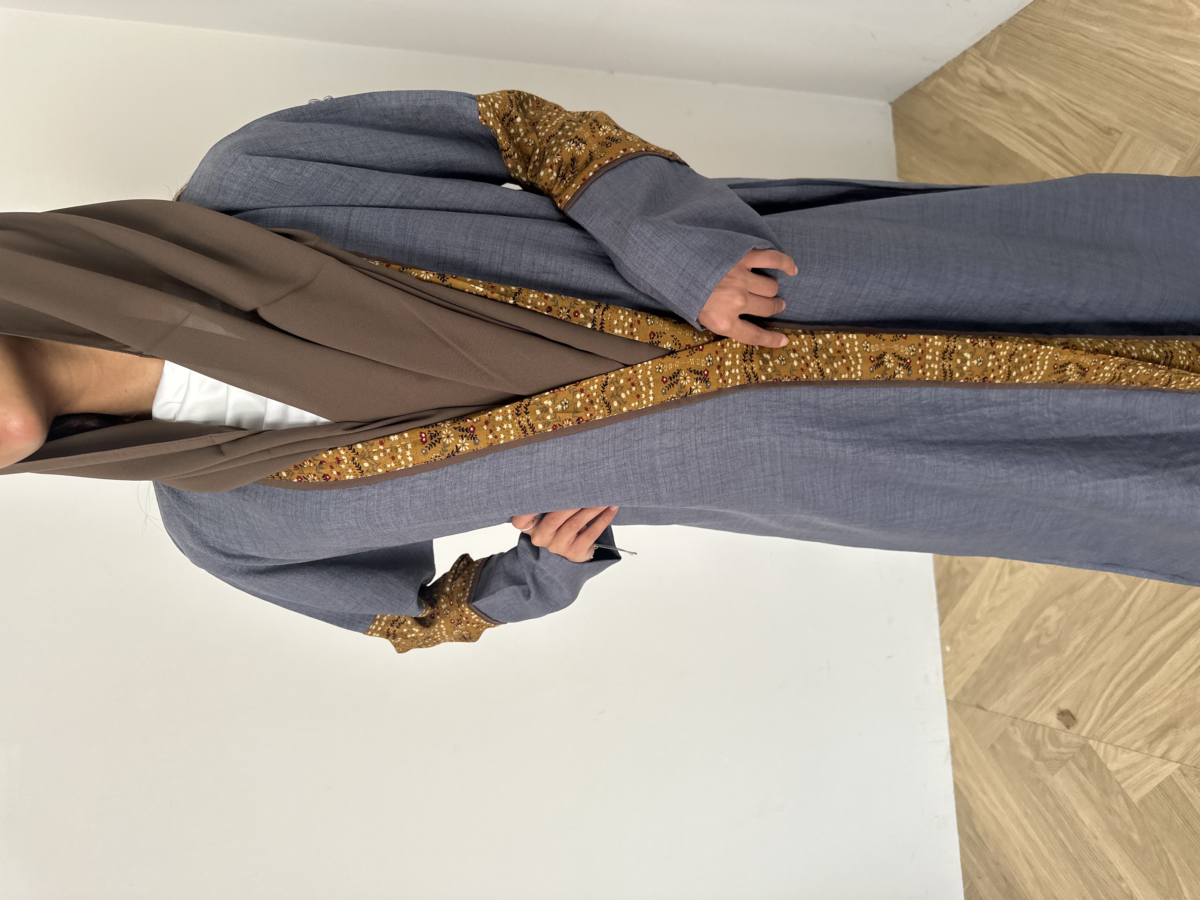 خامة كريب للعبايه