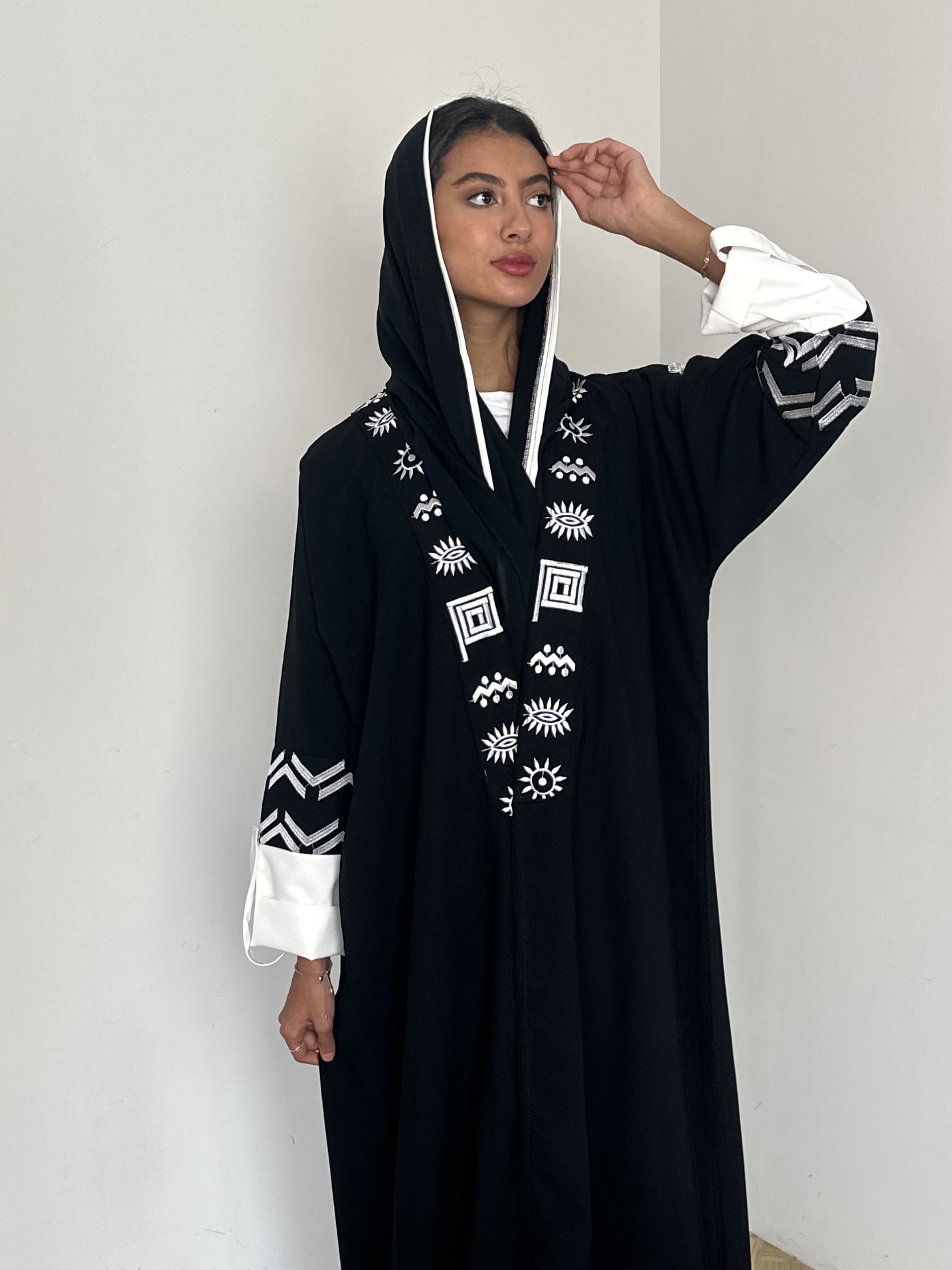 عباية خليجي اسود