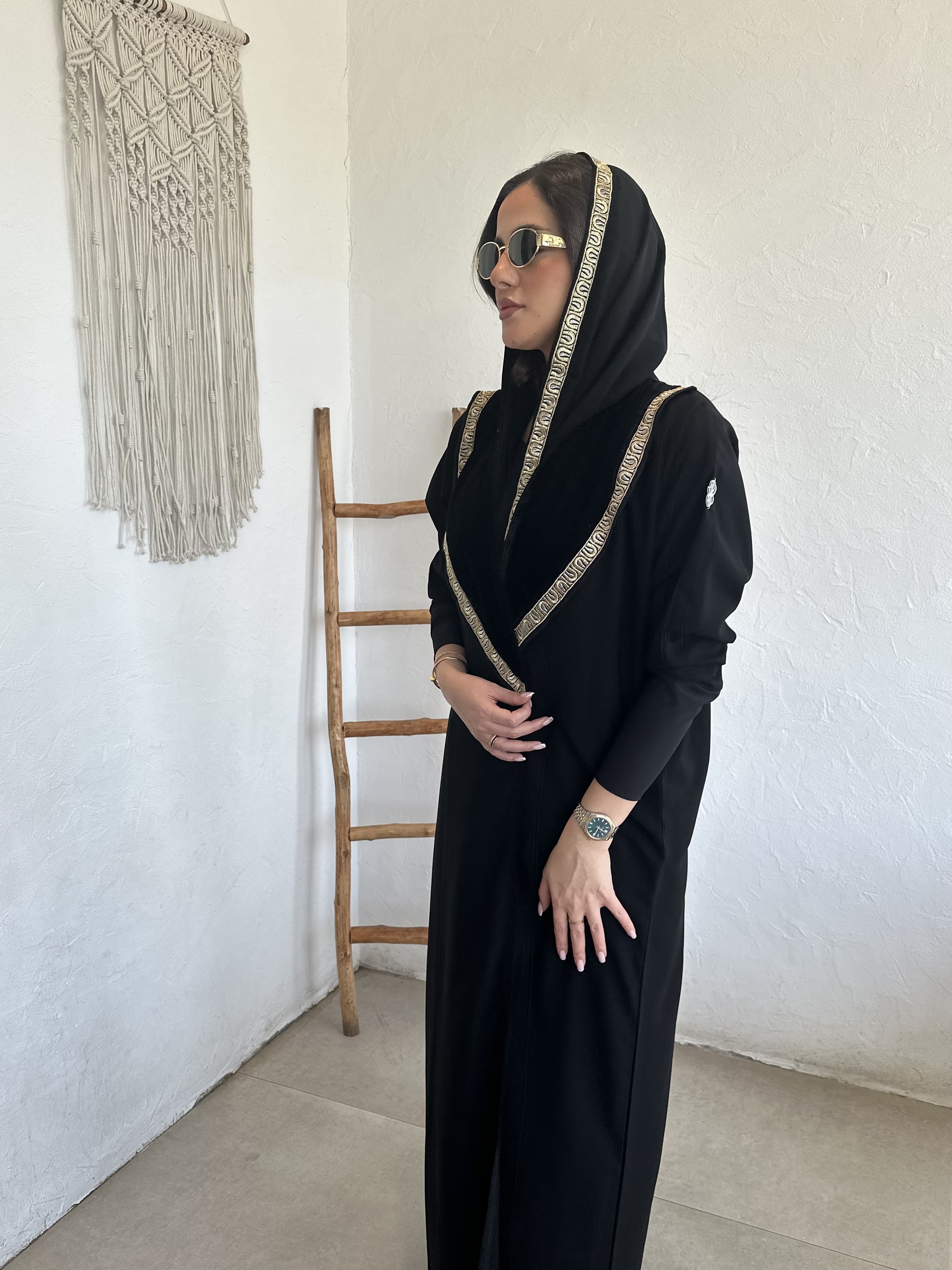 عباية قطيفة - نيدل كرياتفيتي