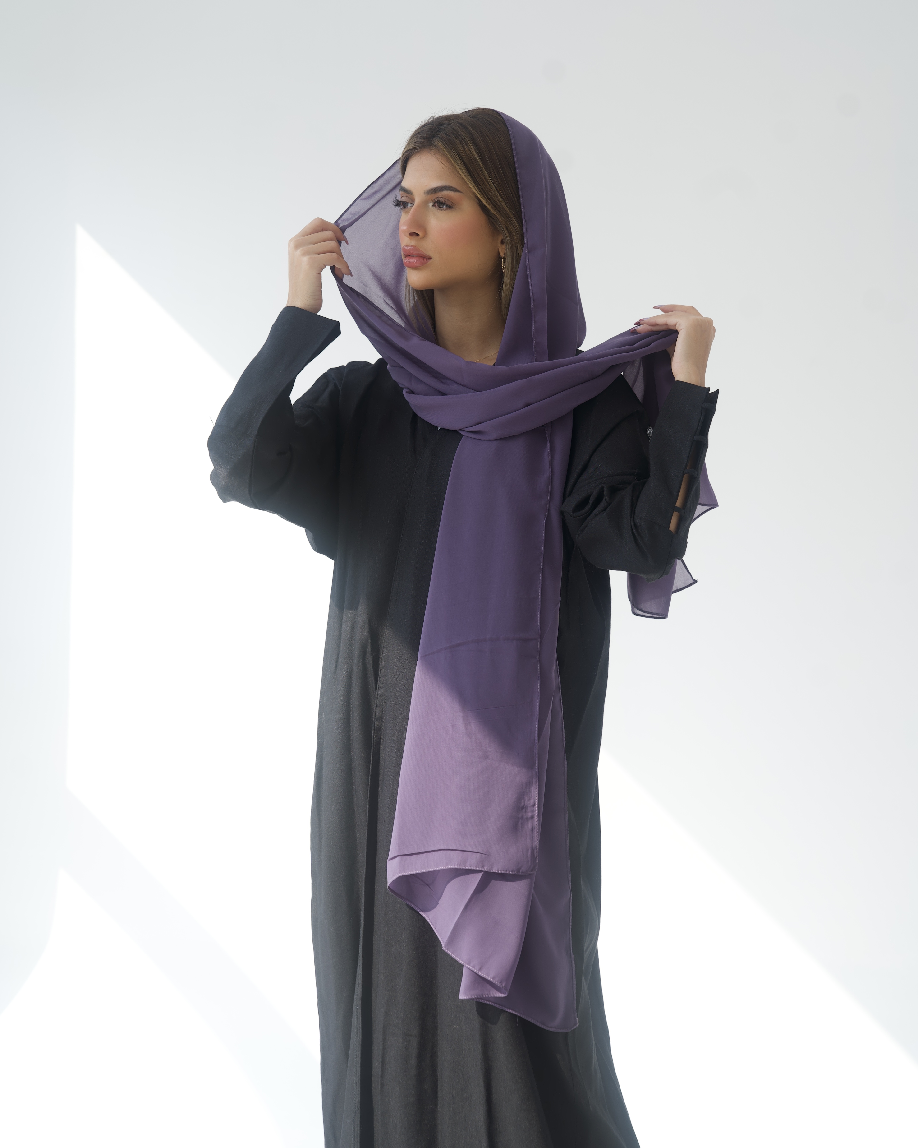 عبايه ساده سوداء - نيدل كرياتفيتي