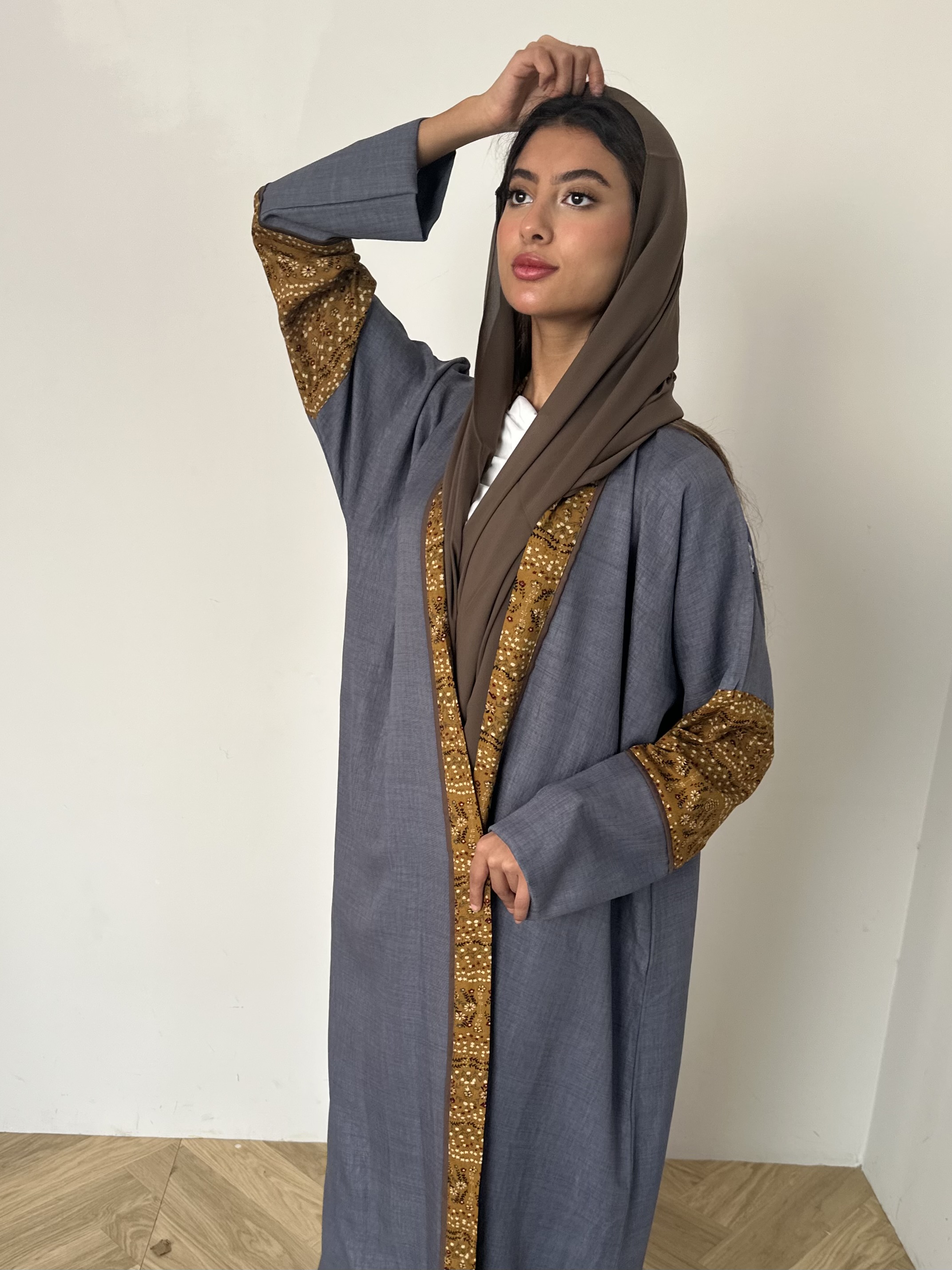 خامة كريب للعبايه