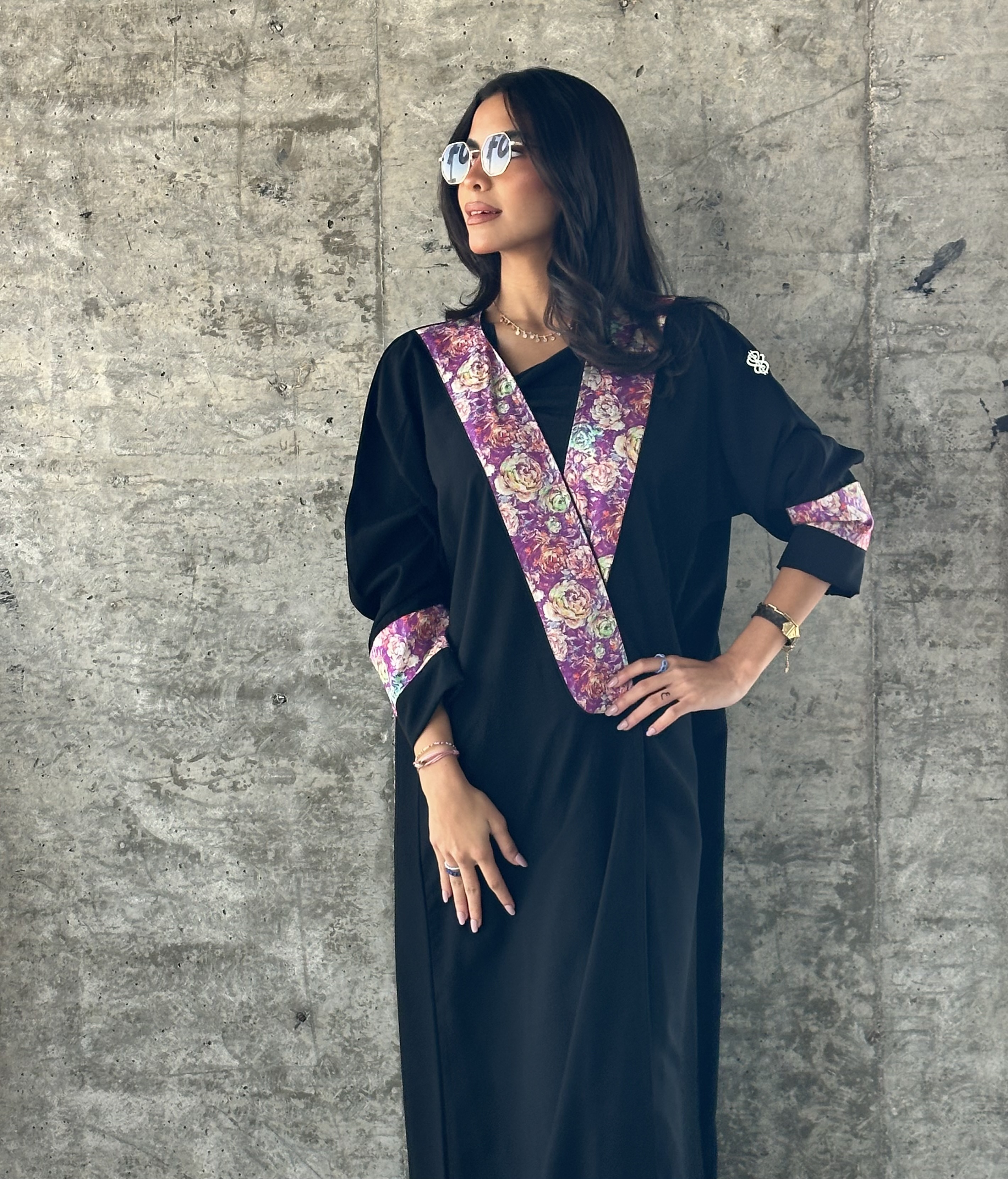 عبايات لف اسود - نيدل كرياتفيتي
