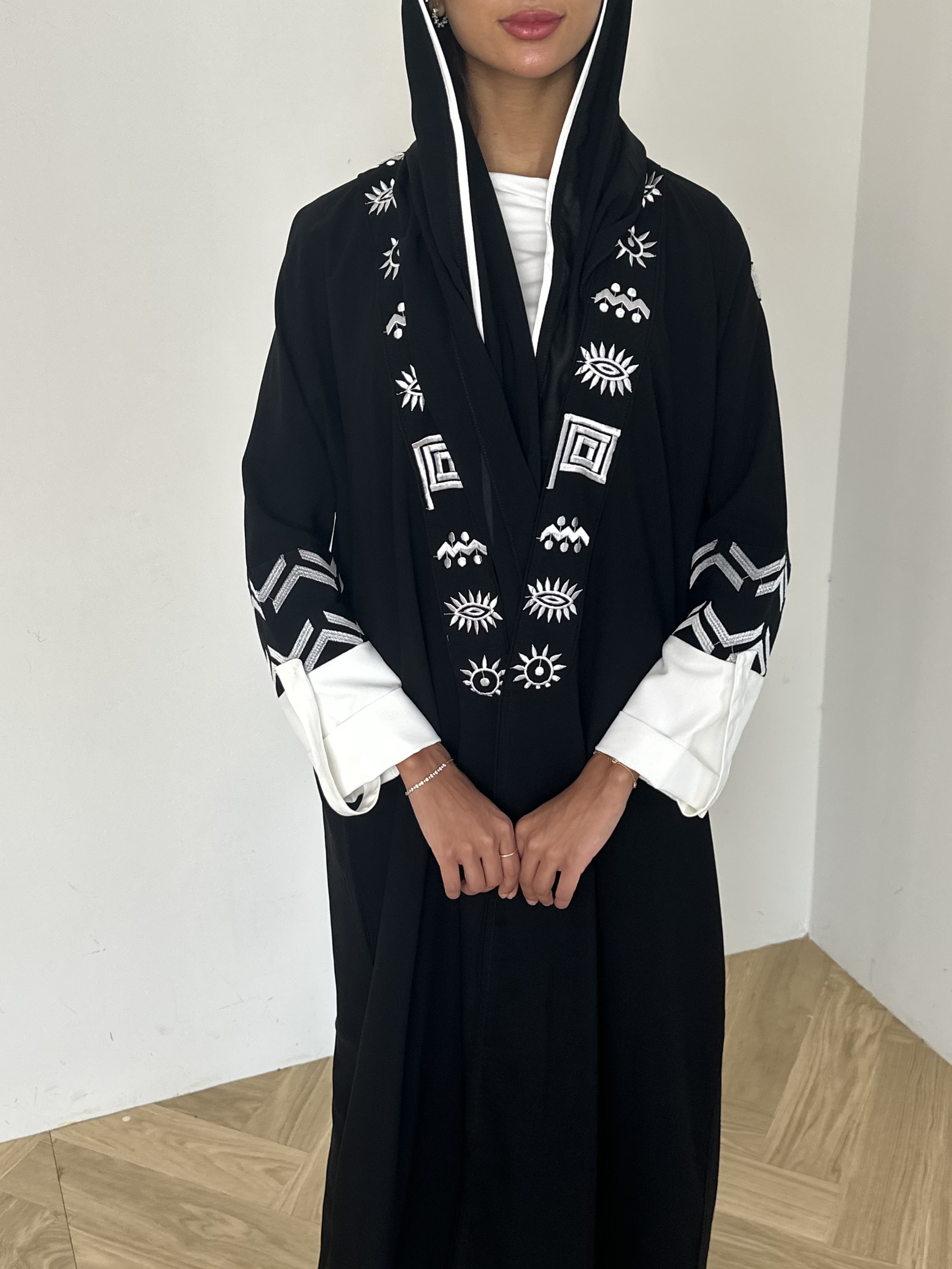 عباية خليجي اسود