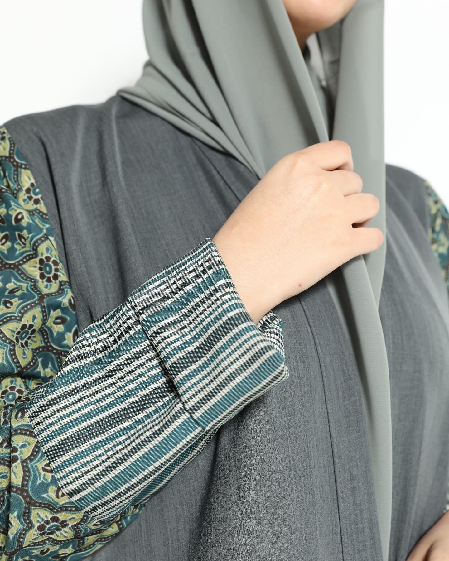 عباية زيتي - نيدل كرياتفيتي