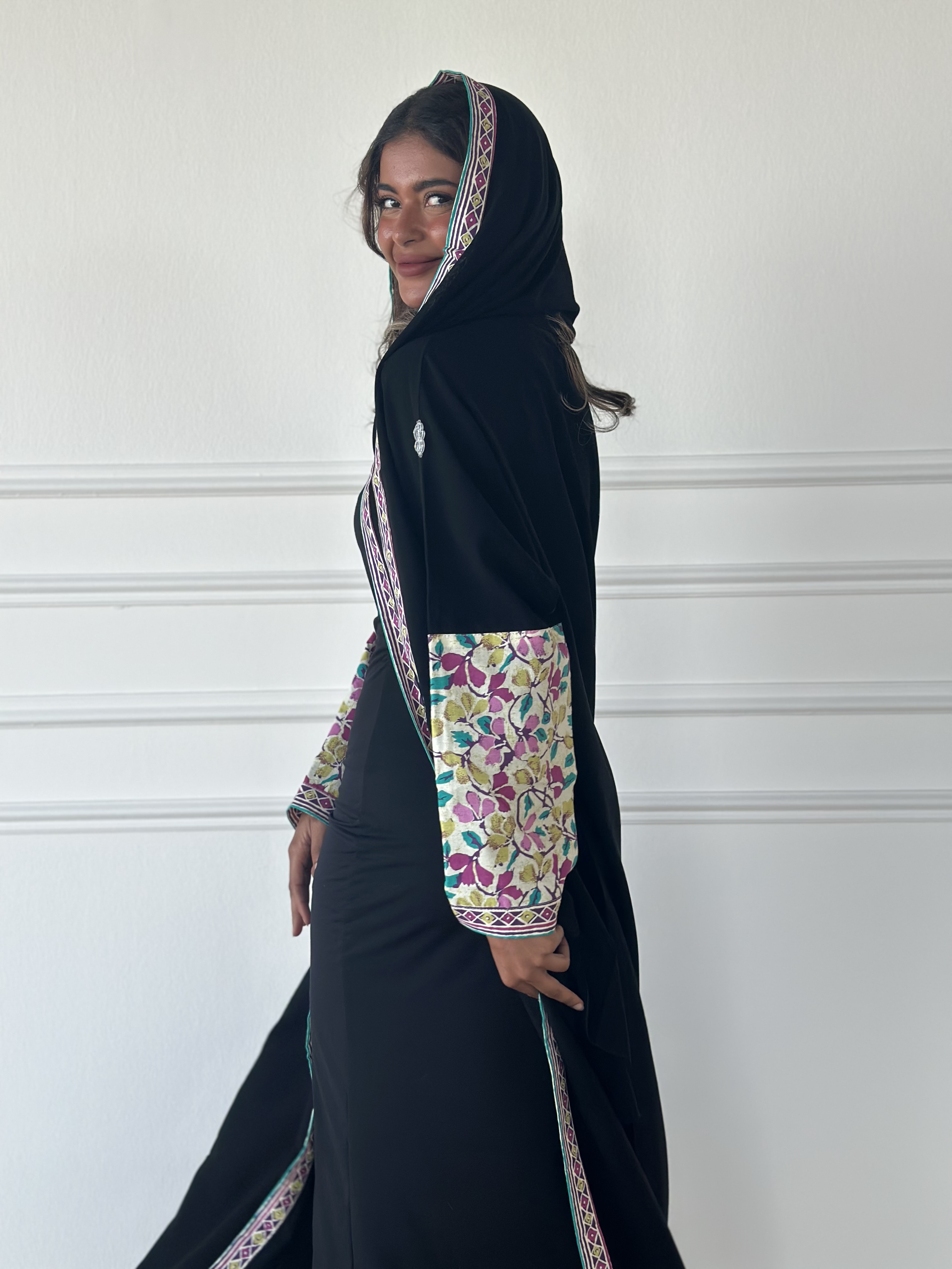 عباية كريب اسود