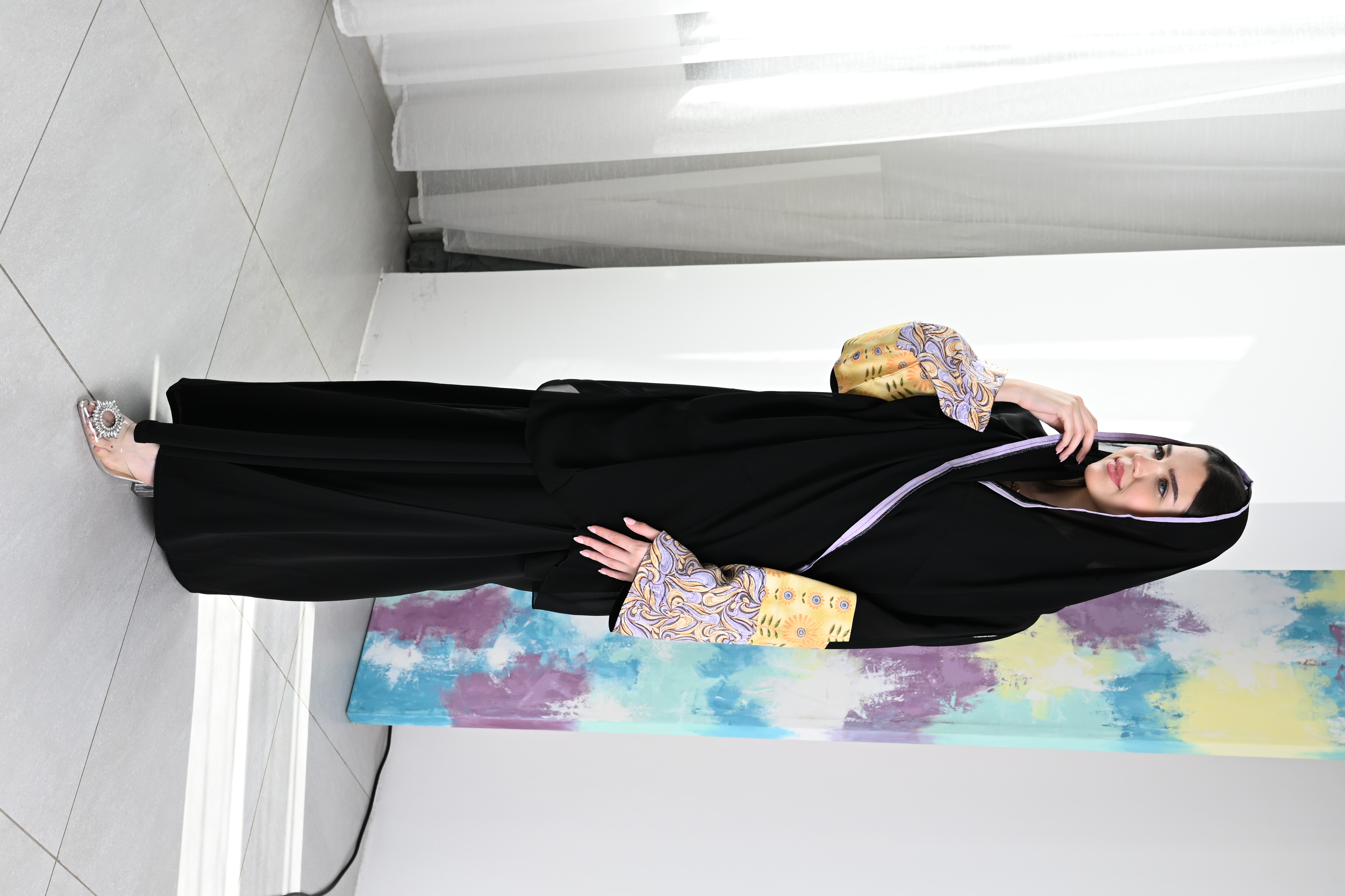 عبايه زاهيه