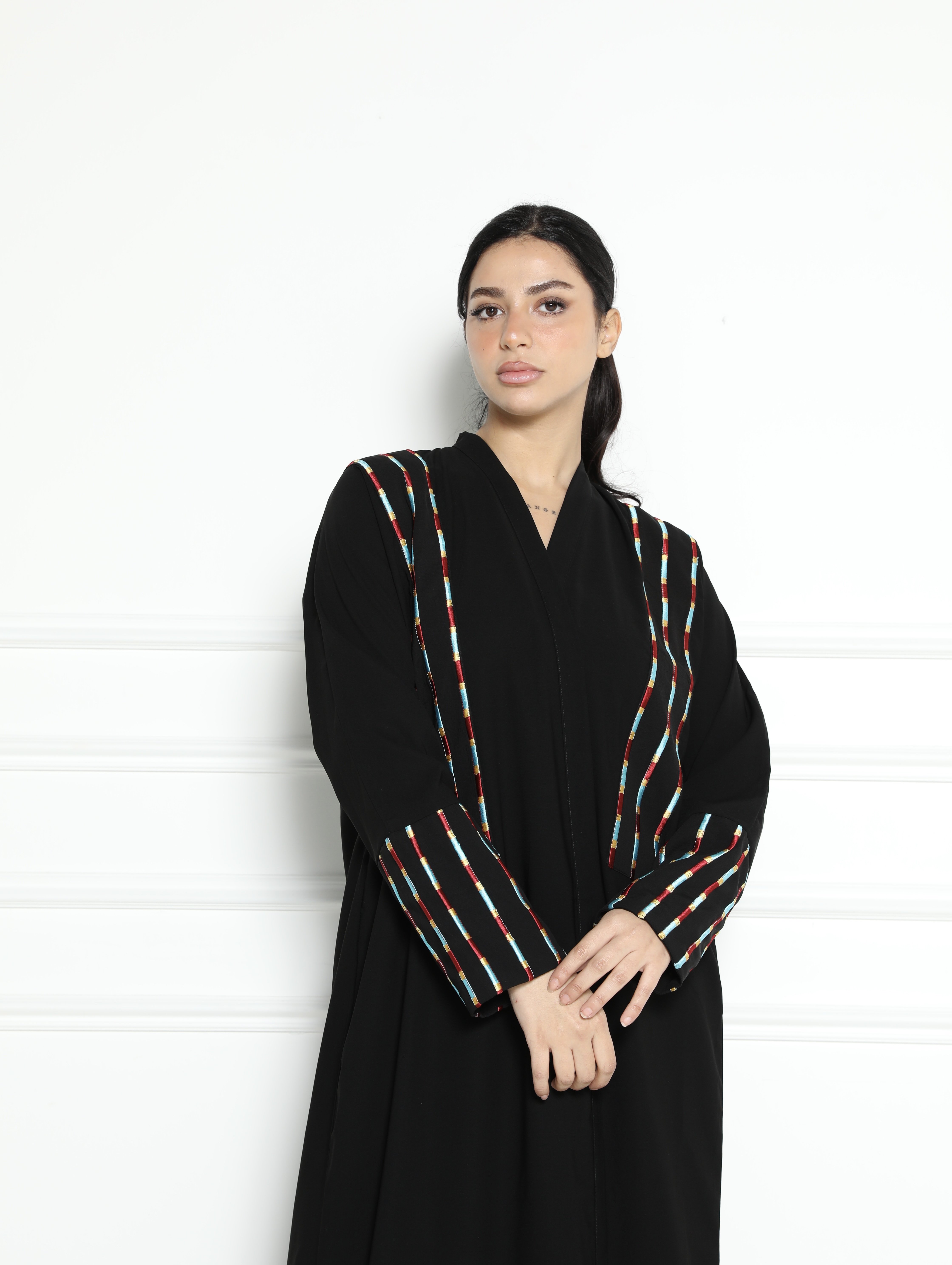 عباية مطرزة بخيوط ملونة -  needle creativity