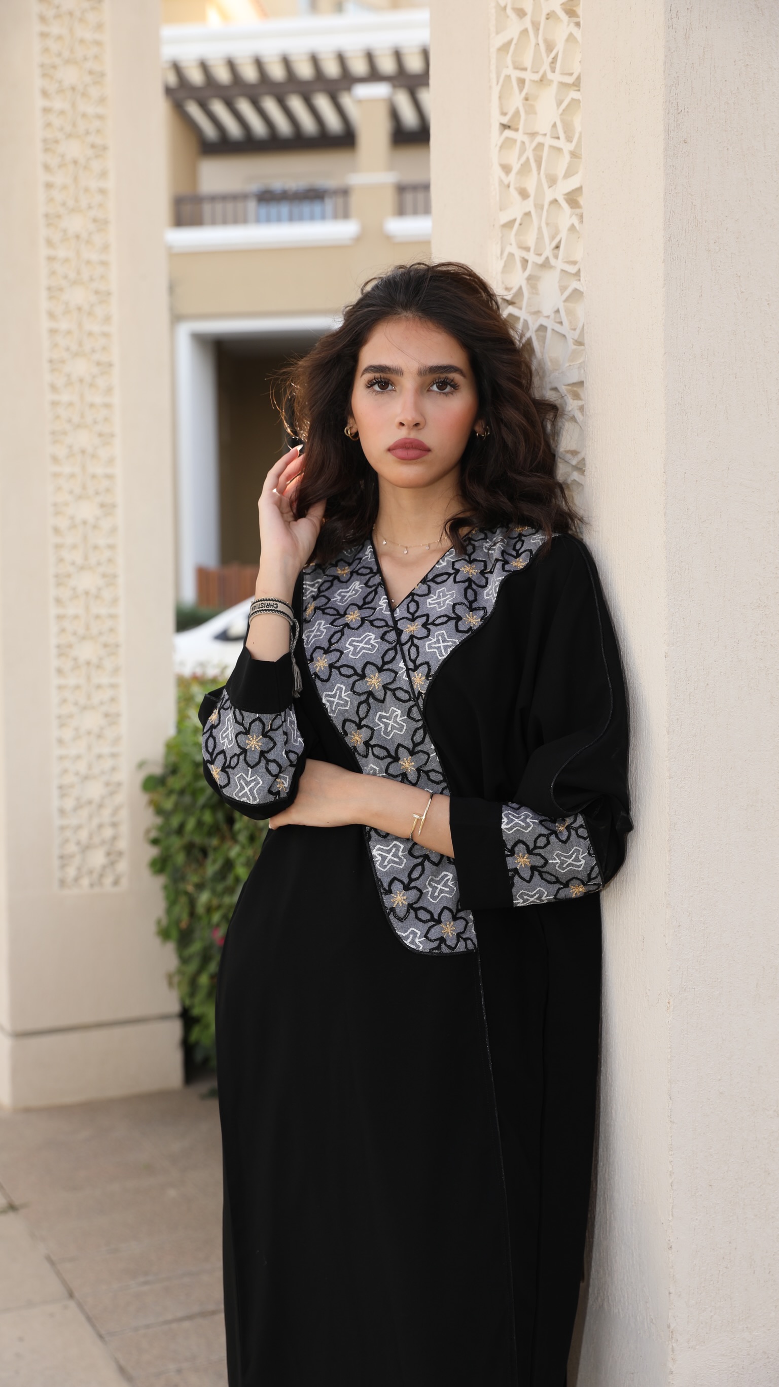 عباية نسائية سوداء - نيدل كرياتفيتي