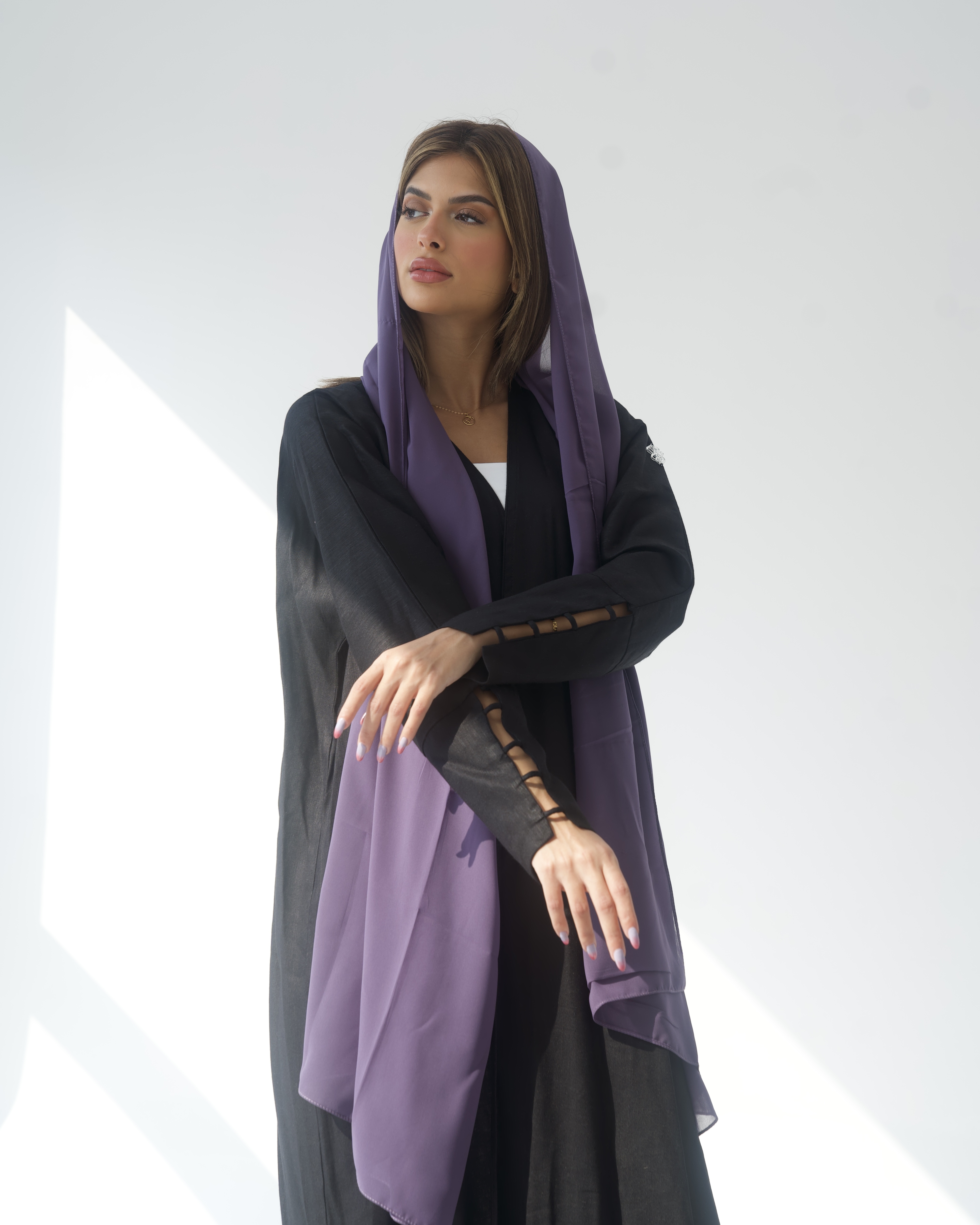 عبايه ساده سوداء - نيدل كرياتفيتي