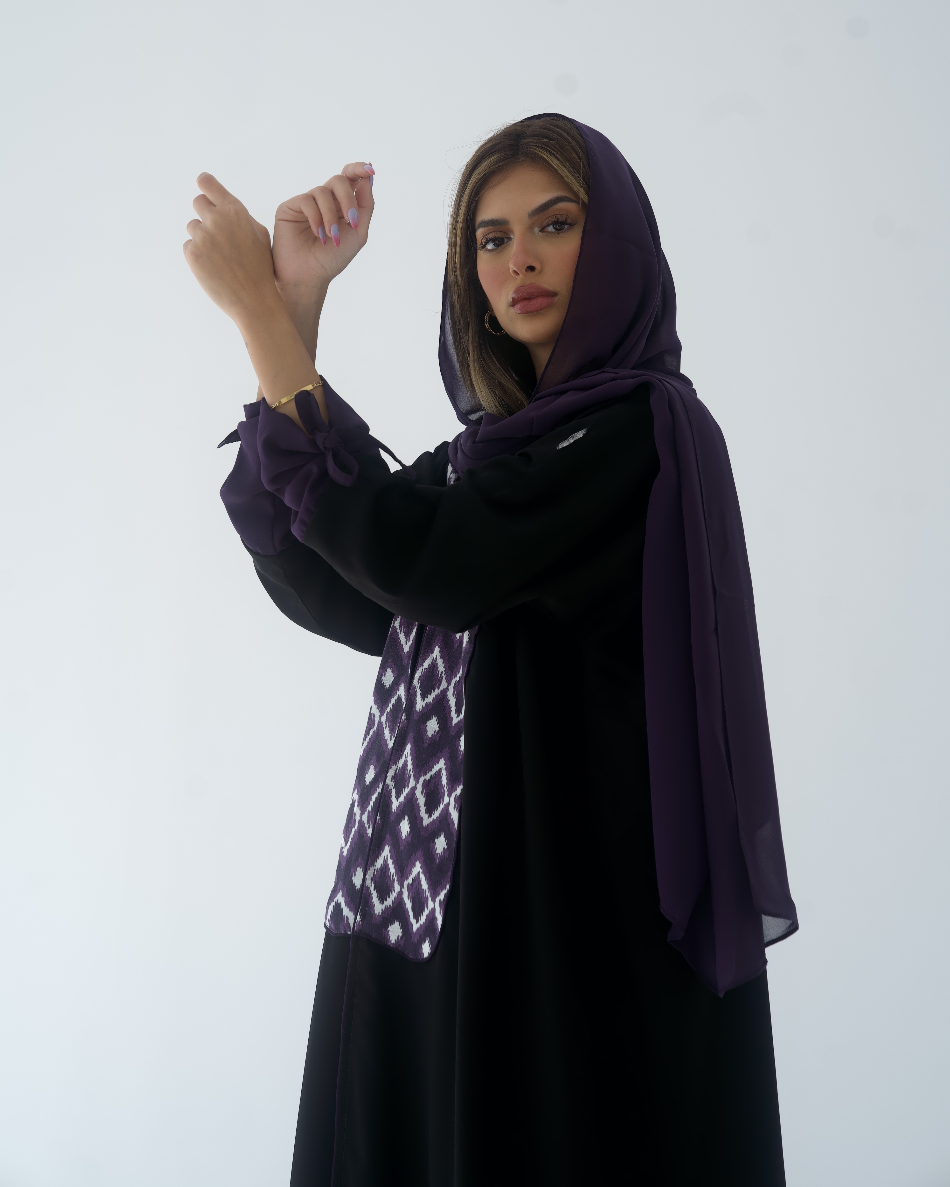 عبايات بكم ملون - نيدل كرياتفيتي 