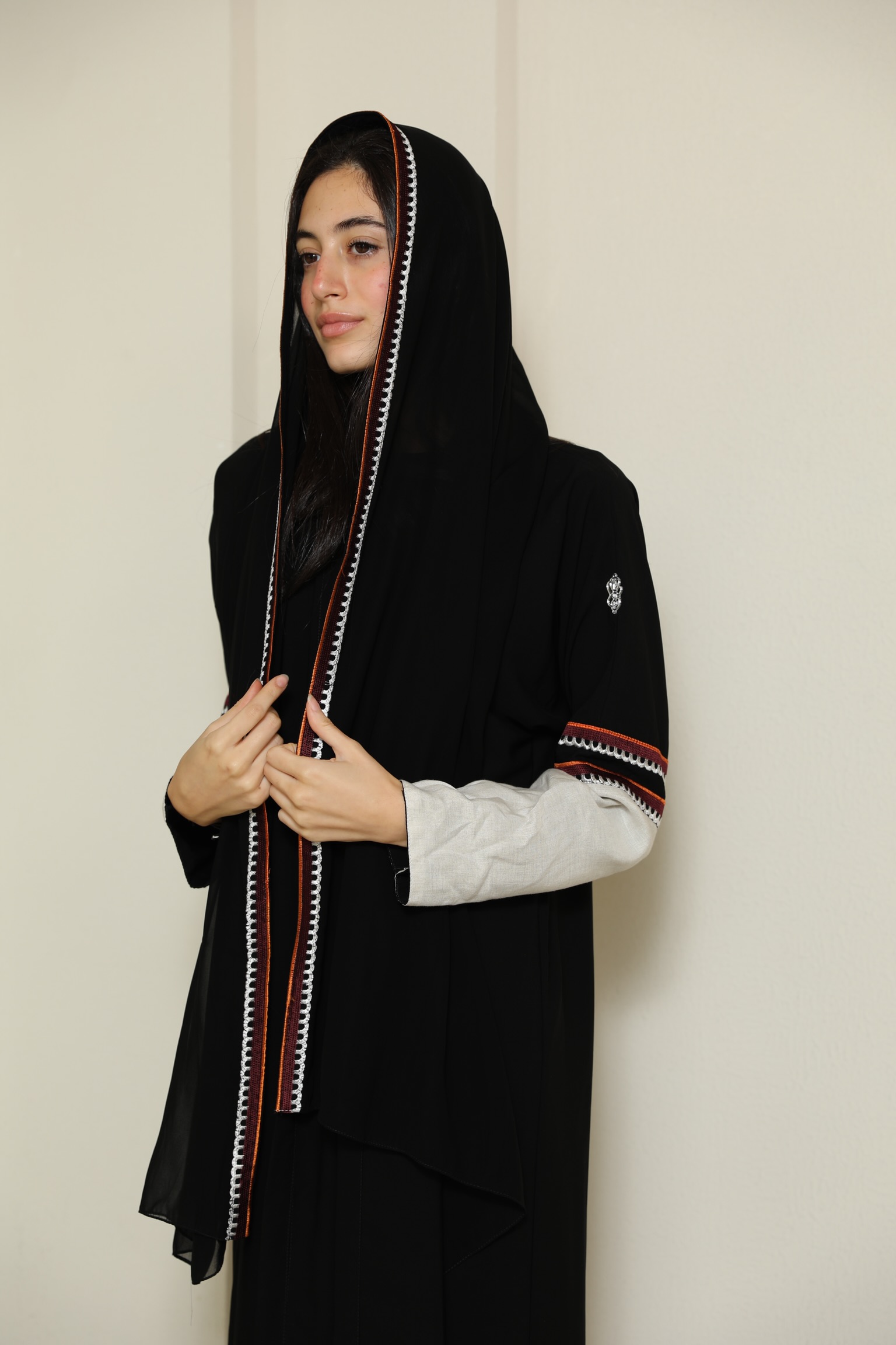 عباية يومية - نيدل كرياتيفيتي 